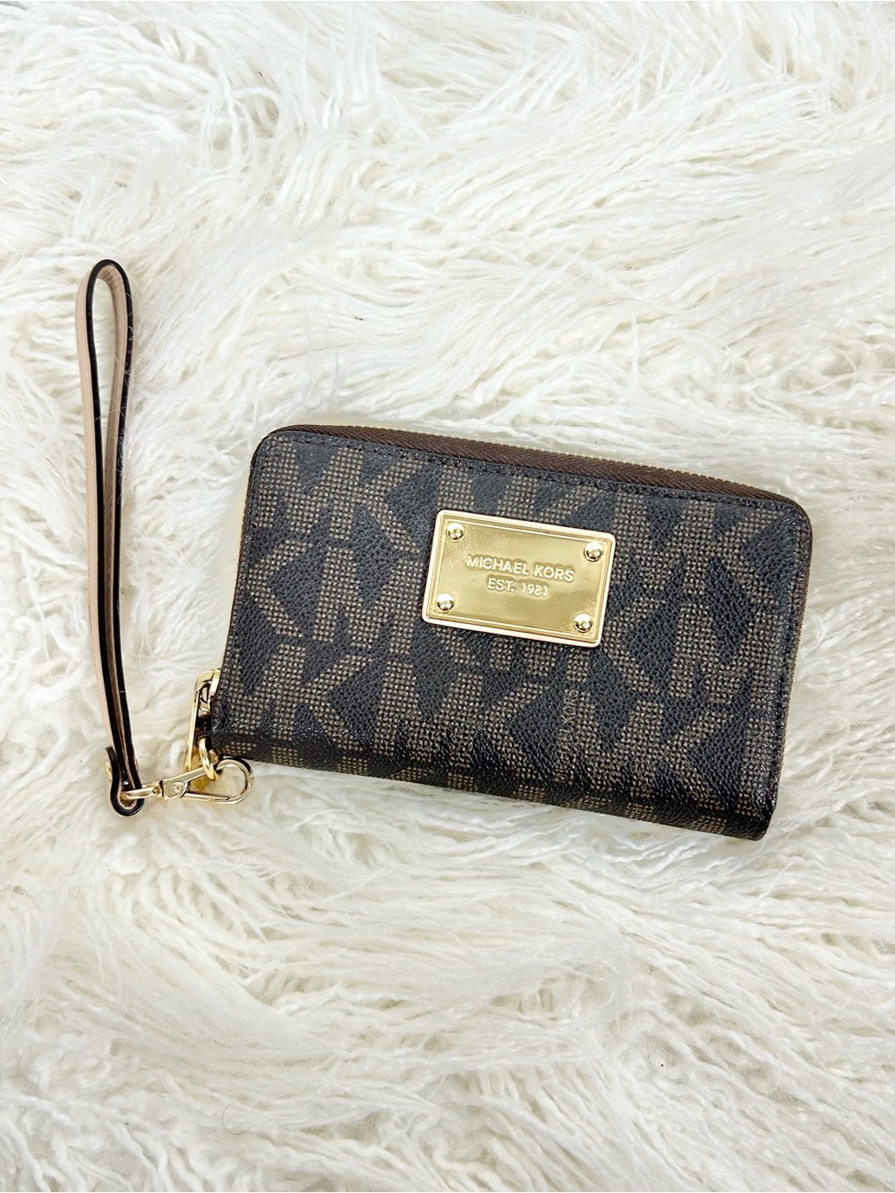 Michael Kors Jet Set Travel Brown Zip Around Wristlet Wallet